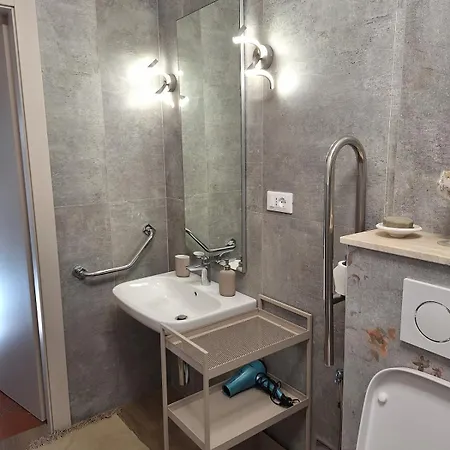 Casa Gatti, Spacious On The Ground Floor Apartment *